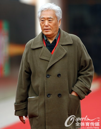 中国足球名宿高丰文去世体育媒体纷纷致以哀悼