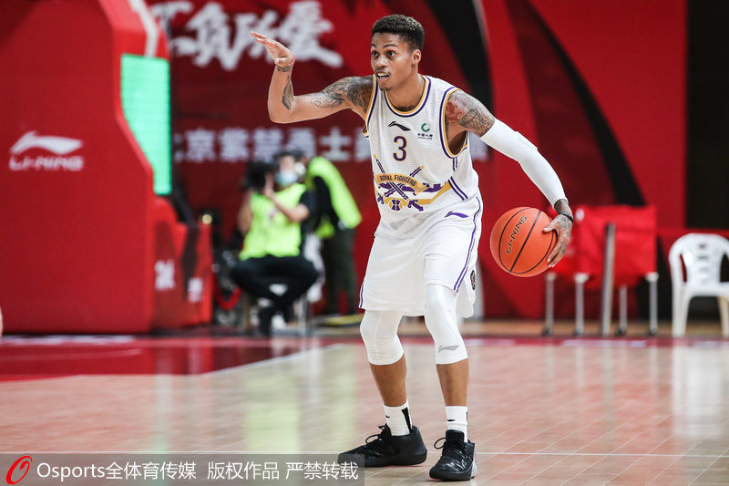 北控外援约瑟夫·杨临场指挥