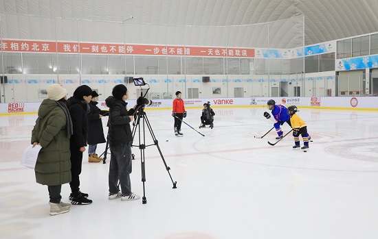 《冰球小课堂》青少年冰球教学视频项目介绍
