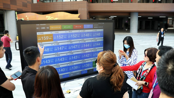 学校体育发展迈入新阶段不光看热闹更要看门道