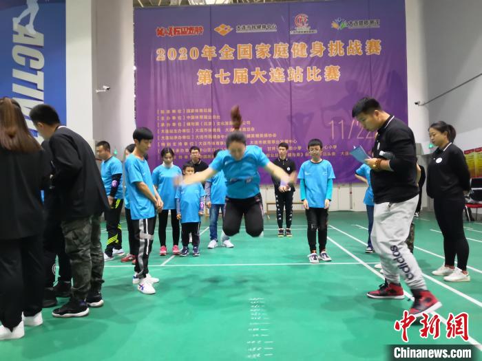 图为比赛现场。 智曼卿 摄 图为比赛现场。 智曼卿 摄