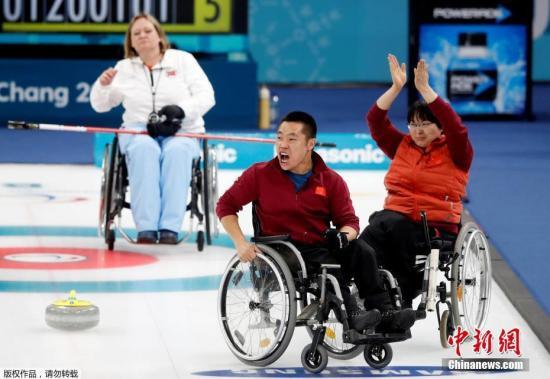 资料图:2018年3月17日,平昌冬残奥会结束了轮椅冰壶的决赛,中国队通过加时赛6-5击败挪威,夺得中国代表团历史上第一枚冬残奥金牌! 资料图:2018年3月17日,平昌冬残奥会结束了轮椅冰壶的决赛,中国队通过加时赛6-5击败挪威,夺得中国代表团历史上第一枚冬残奥金牌!