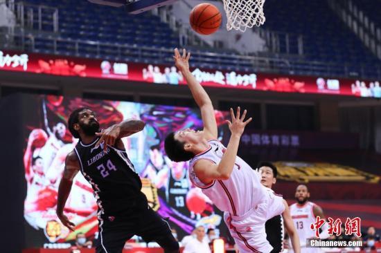 资料图：图为辽宁队梅奥在比赛中。图片来源：视觉中国