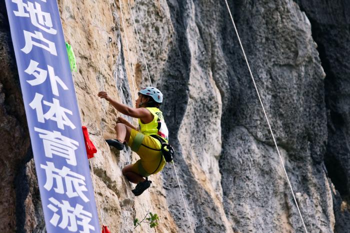 赛事岩壁现场。中国登山协会供图 李珅 摄 赛事岩壁现场。中国登山协会供图 李珅 摄