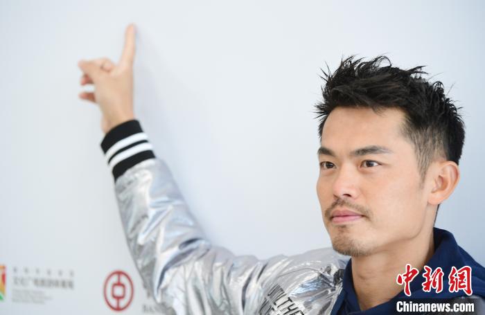 世界冠军、深圳市林丹羽毛球俱乐部创始人林丹出席媒体见面会。　陈文 摄