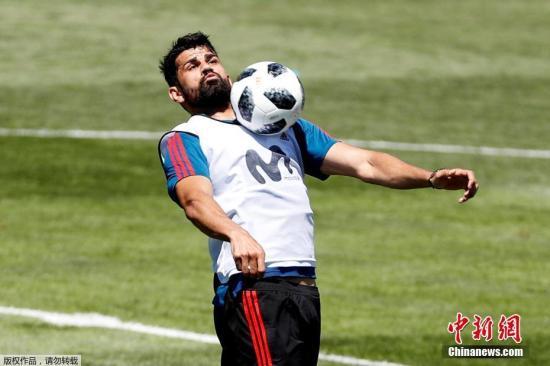 资料图：图为西班牙锋线大将迭戈·科斯塔在训练中。