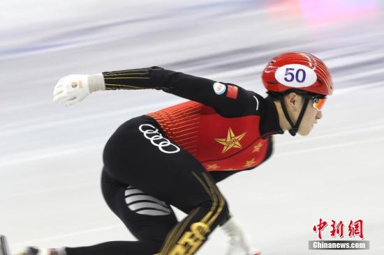 资料图：图为比赛中张添翼高速滑行。 /p中新社记者 张亨伟 摄