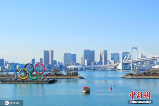 当地时间2020年2月10日，日本东京，台场海滨公园展示奥运五环。