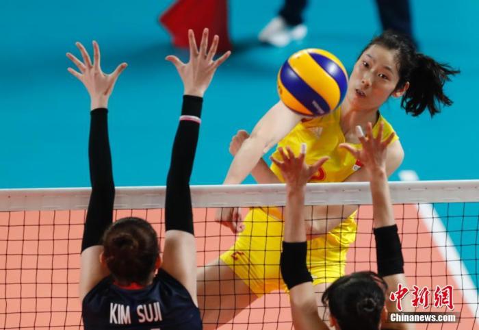 资料图:中国女排朱婷在比赛中。中新社记者 杜洋 摄 资料图:中国女排朱婷在比赛中。/p中新社记者 杜洋 摄