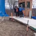 滑雪花式翻车现场看完笑到脱力！网友：带入感极强