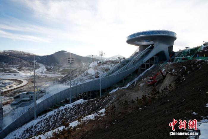 资料图:位于河北省张家口市崇礼区的国家跳台滑雪中心“雪如意” 中新社记者 富田 摄 资料图:位于河北省张家口市崇礼区的国家跳台滑雪中心“雪如意” /p中新社记者 富田 摄