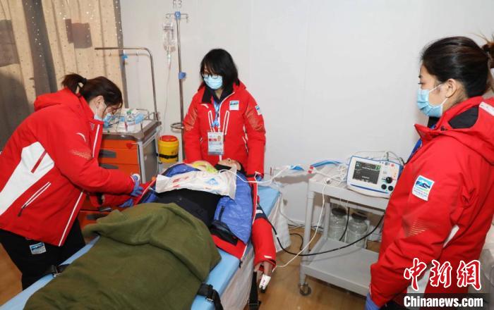 高山滑雪医疗保障团队实战演练。延庆融媒体中心供图