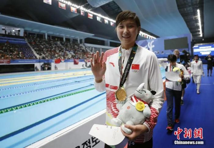 资料图:在第18届亚运会女子1500米自由泳决赛中,中国选手王简嘉禾以15分53秒68的成绩夺冠。中新社记者 杜洋 摄 资料图:在第18届亚运会女子1500米自由泳决赛中,中国选手王简嘉禾以15分53秒68的成绩夺冠。/p中新社记者 杜洋 摄
