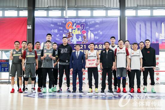 比赛加深了CBA球员、教练和裁判之间的互相理解。图片来源:CBA公司 比赛加深了CBA球员、教练和裁判之间的互相理解。图片来源:CBA公司