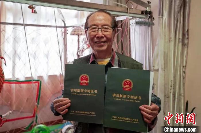 89岁的郑昌祈曾是上海康元玩具厂的总设计师。 杨丽颖 摄 89岁的郑昌祈曾是上海康元玩具厂的总设计师。 杨丽颖 摄