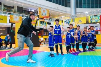 张庆鹏、尚平担任开幕式表演赛教练 张庆鹏、尚平担任开幕式表演赛教练