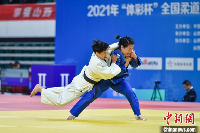 运动员在比赛中。 武俊杰 摄 运动员在比赛中。 武俊杰 摄