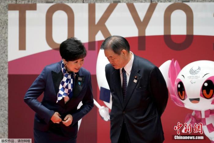 资料图:当地时间4月14日,日本东京,2020东京奥运会与残奥会吉祥物Miraitowa和Someity雕像揭幕仪式举行,纪念2020东京奥运会开幕倒计时一百天。日本奥委会新任主席山下泰裕、东京都知事小池百合子、东京奥运会组委会副主席远藤敏明等人出席。 资料图:当地时间4月14日,日本东京,2020东京奥运会与残奥会吉祥物Miraitowa和Someity雕像揭幕仪式举行,纪念2020东京奥运会开幕倒计时一百天。日本奥委会新任主席山下泰裕、东京都知事小池百合子、东京奥运会组委会副主席远藤敏明等人出席。