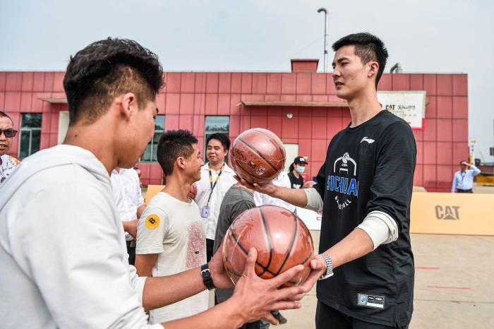 球星见面会现场。主办方供图 球星见面会现场。主办方供图
