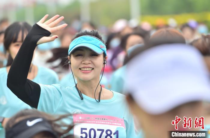 女跑者 翟羽佳 摄 女跑者 翟羽佳 摄