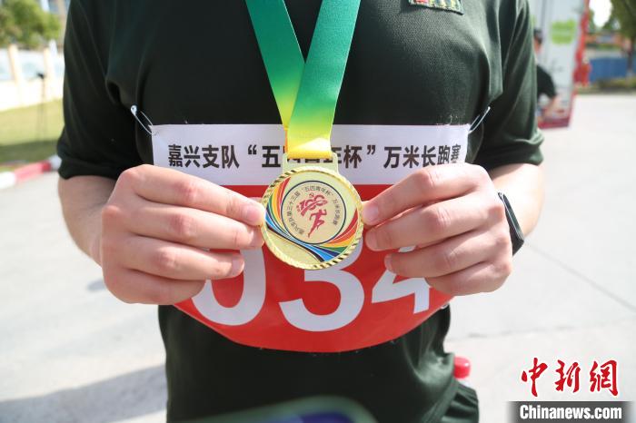 参赛选手的获奖奖牌 李安杰 摄 参赛选手的获奖奖牌 李安杰 摄