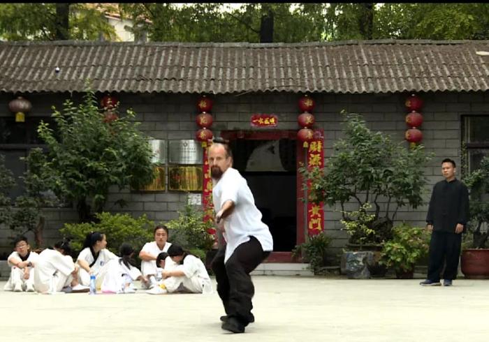 杰克在练习中。彭涛摄 杰克在练习中。彭涛摄