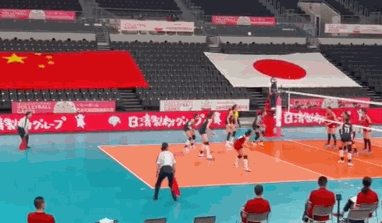 时隔580天,中国女排重返国际赛场,赢了!