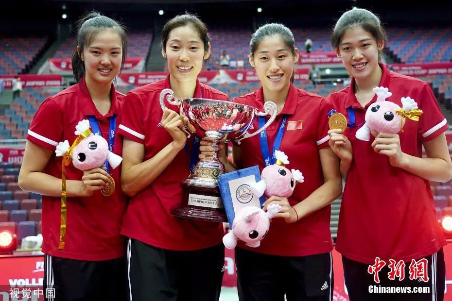 时隔580天,中国女排重返国际赛场,赢了!