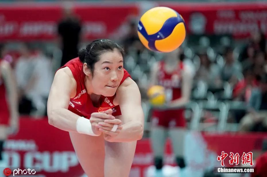 时隔580天,中国女排重返国际赛场,赢了!