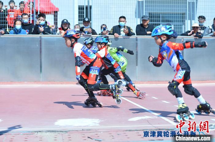 比赛中。承德市体育局供图 承德市体育局供图 摄 比赛中。承德市体育局供图 承德市体育局供图 摄