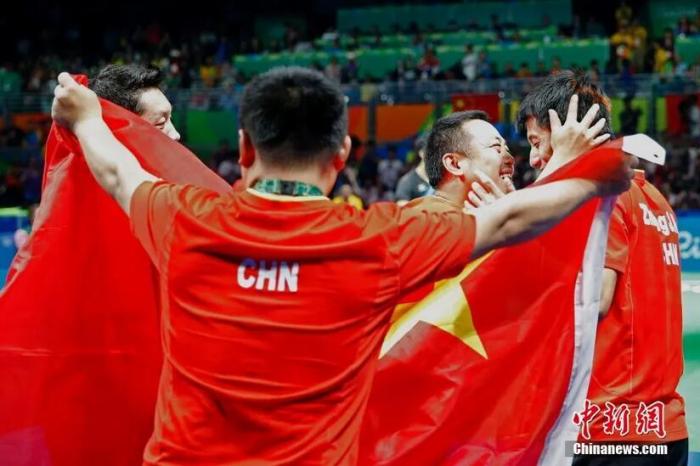 资料图：2016里约奥运男子乒乓球团体赛决赛举行，中国队最终以总比分3：1的成绩战胜日本队获得冠军。/p中新网记者 盛佳鹏 摄