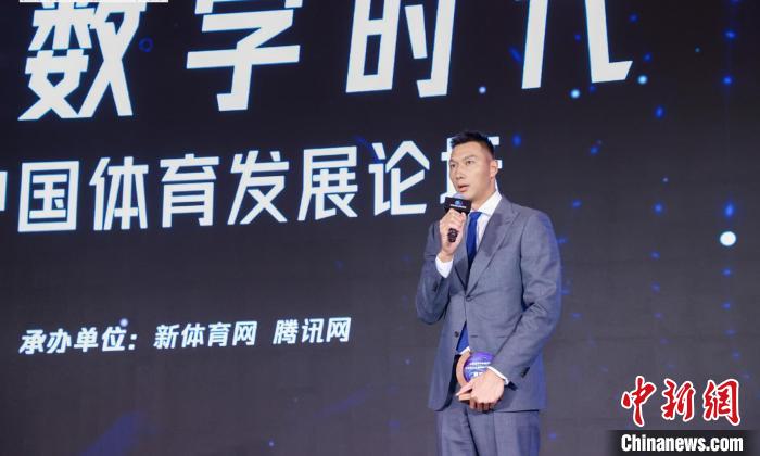 易建联获得2020中国最具传播影响力男子运动员 论坛主办方提供 易建联获得2020中国最具传播影响力男子运动员 论坛主办方提供