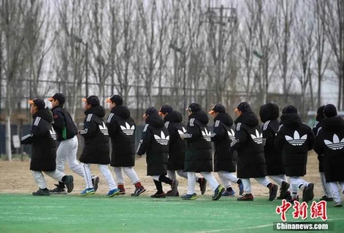基地的孩子们进行日常训练。李霈韵 摄 基地的孩子们进行日常训练。李霈韵 摄