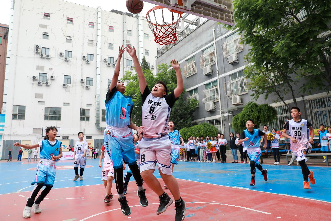 和平里一小篮球比赛。受访者供图 和平里一小篮球比赛。受访者供图