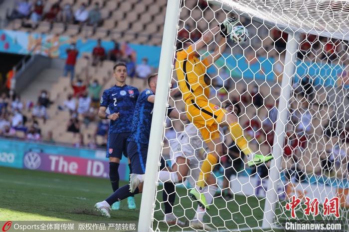 杜布拉夫卡巨大失误 图片来源:Osports全体育图片社 杜布拉夫卡巨大失误 图片来源:Osports全体育图片社