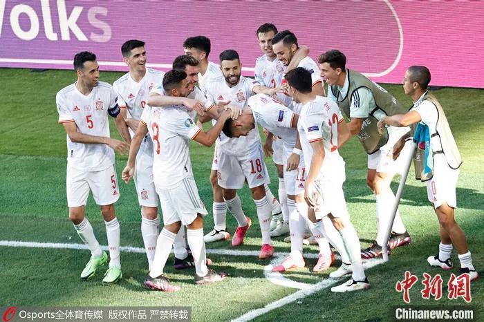 西班牙庆祝进球。图片来源:Osports全体育图片社 西班牙庆祝进球。图片来源:Osports全体育图片社