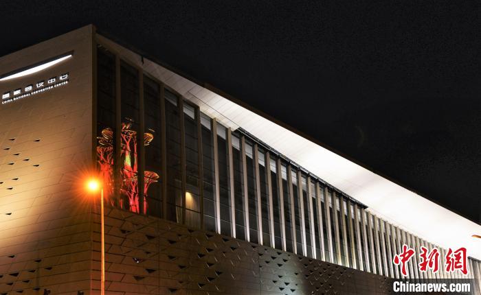 夜色中的北京2022年冬奥会主媒体中心。 北京市重大办供图 夜色中的北京2022年冬奥会主媒体中心。 北京市重大办供图
