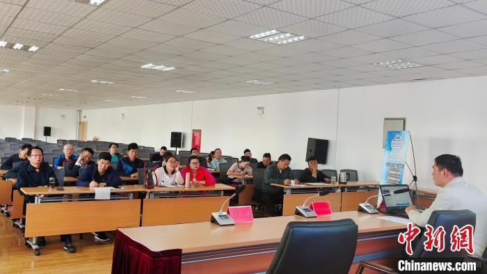 图为培训会现场。 贡桑拉姆 摄 图为培训会现场。 贡桑拉姆 摄