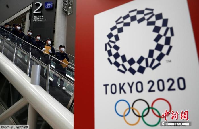 当地时间2021年7月12日,日本东京,东京奥运会开幕日期临近,警方对奥运会主新闻中心进行安全检查。 当地时间2021年7月12日,日本东京,东京奥运会开幕日期临近,警方对奥运会主新闻中心进行安全检查。