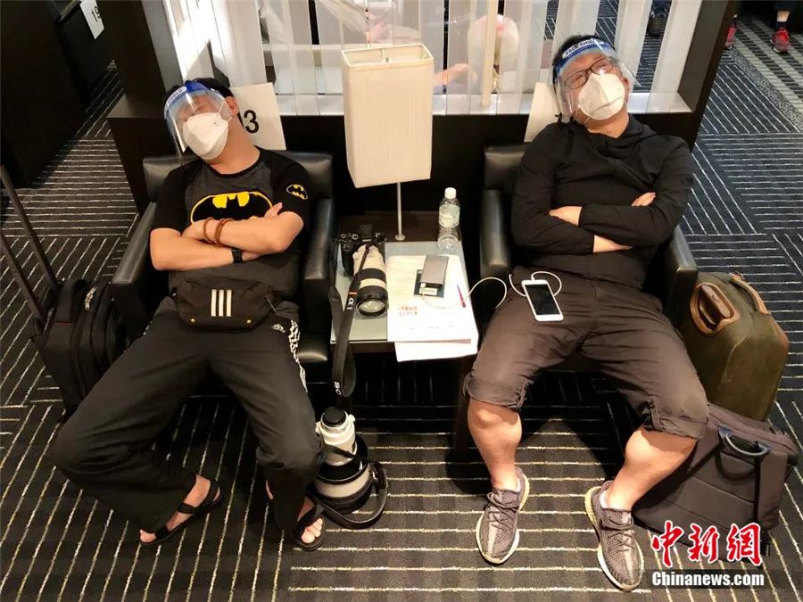 记者手记:从北京到东京,从3个小时到35个小时……