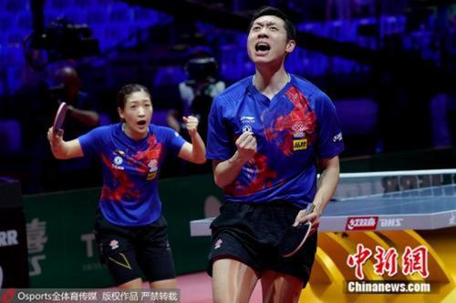 资料图为许昕、刘诗雯庆祝胜利。图片来源:Osports全体育图片社 资料图为许昕、刘诗雯庆祝胜利。图片来源:Osports全体育图片社