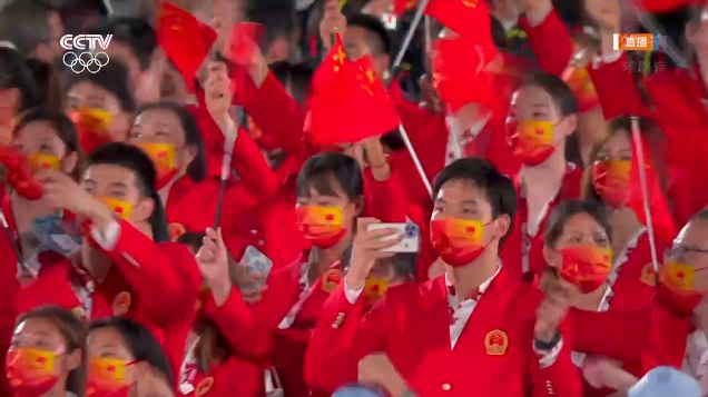 “中国红”来了!奥运会中国体育代表团入场