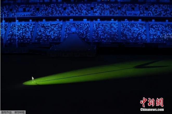 北京时间7月23日，第32届夏季奥运会开幕式在日本首都东京新国立竞技场举行。