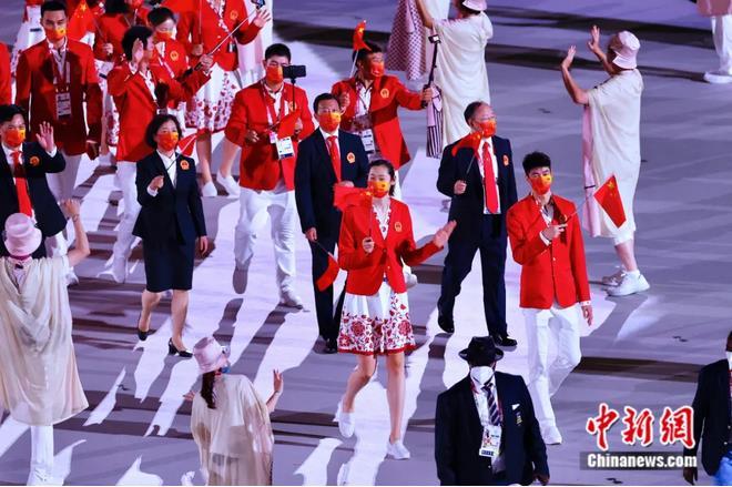 中国代表团入场。富田 摄 中国代表团入场。富田 摄