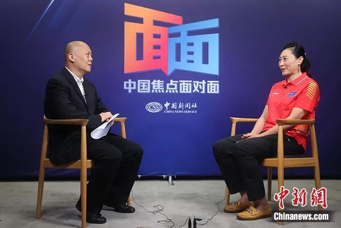 中新社“中国焦点面对面”专访雅典、北京两届羽毛球奥运冠军、世界羽联名人堂成员张宁。中新社记者 蒋启明 摄 /p中新社“中国焦点面对面”专访雅典、北京两届羽毛球奥运冠军、世界羽联名人堂成员张宁。中新社记者 蒋启明 摄
