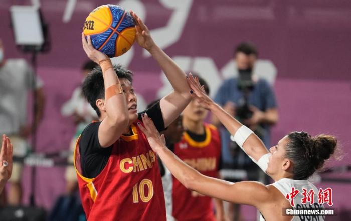 7月28日晚,在东京奥运会女子三人篮球铜牌战中,中国女子三人篮球队以16:14击败法国队,夺得了中国代表团在该项目上的首枚奖牌。中新社记者 杜洋 摄 7月28日晚,在东京奥运会女子三人篮球铜牌战中,中国女子三人篮球队以16:14击败法国队,夺得了中国代表团在该项目上的首枚奖牌。/p中新社记者 杜洋 摄