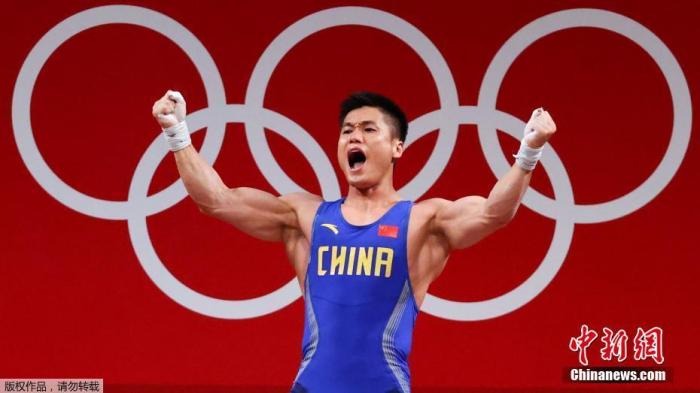 7月31日,东京奥运会男子举重81公斤级决赛中,37岁的中国选手吕小军以抓举170公斤、挺举204公斤、总成绩374公斤的成绩夺得冠军,其中抓举、挺举、总成绩均打破奥运纪录。这是中国代表团本届奥运会的第21金。 7月31日,东京奥运会男子举重81公斤级决赛中,37岁的中国选手吕小军以抓举170公斤、挺举204公斤、总成绩374公斤的成绩夺得冠军,其中抓举、挺举、总成绩均打破奥运纪录。这是中国代表团本届奥运会的第21金。