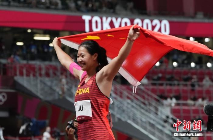 当地时间8月6日，在东京奥运会女子标枪决赛中，中国选手刘诗颖在第一次试投中投出66.34米，获得该项目的金牌。这也是中国选手首夺奥运会标枪项目的金牌。 /p中新社记者 杜洋 摄