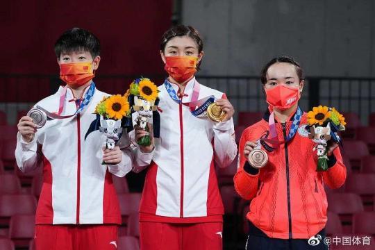 东京奥运会闭幕了，但这10个瞬间，依然让人热泪盈眶