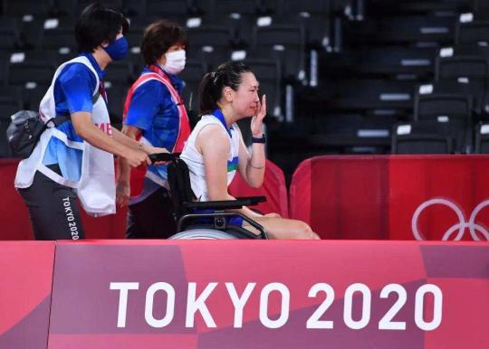 东京奥运会闭幕了,但这10个瞬间,依然让人热泪盈眶